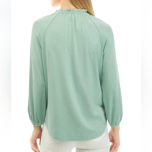 Wonderly Green Women's Top NWT - Picture 5 of 10